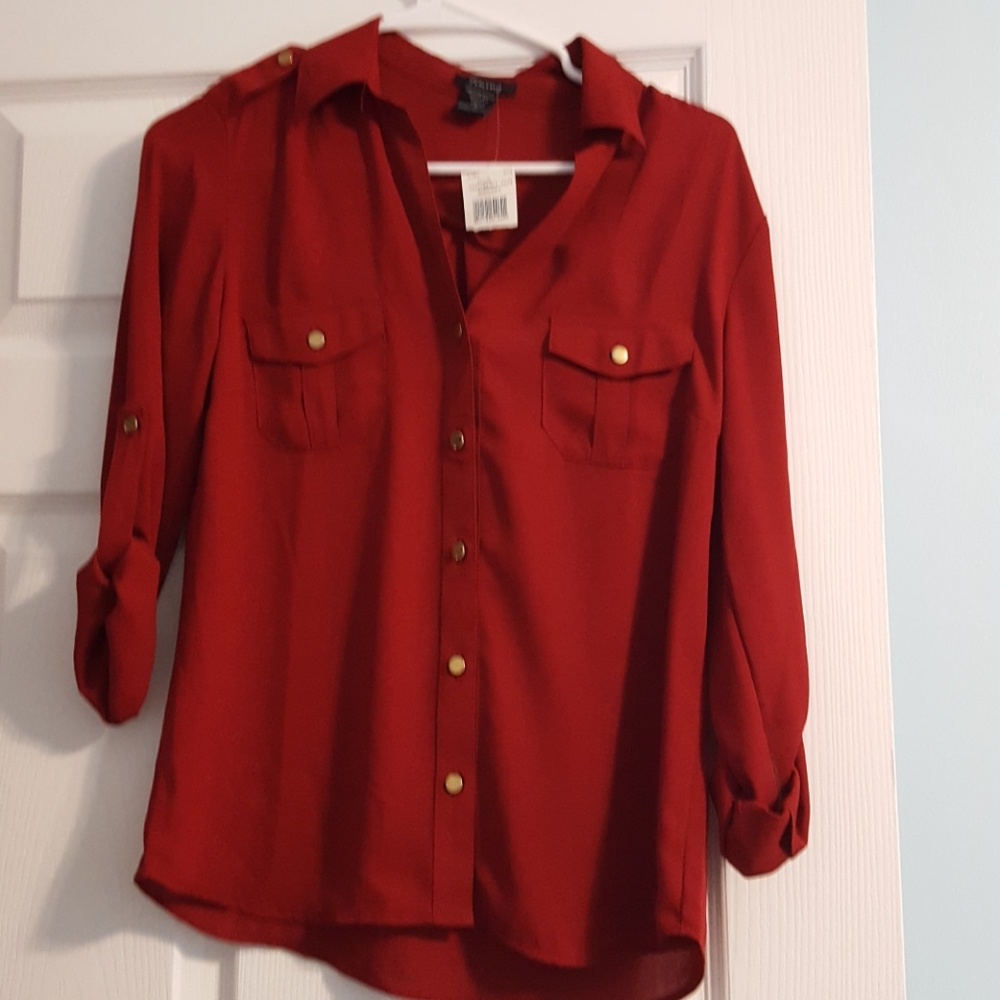 🛍 5 for $25 🛍NWT Button Down Dress Shirt
